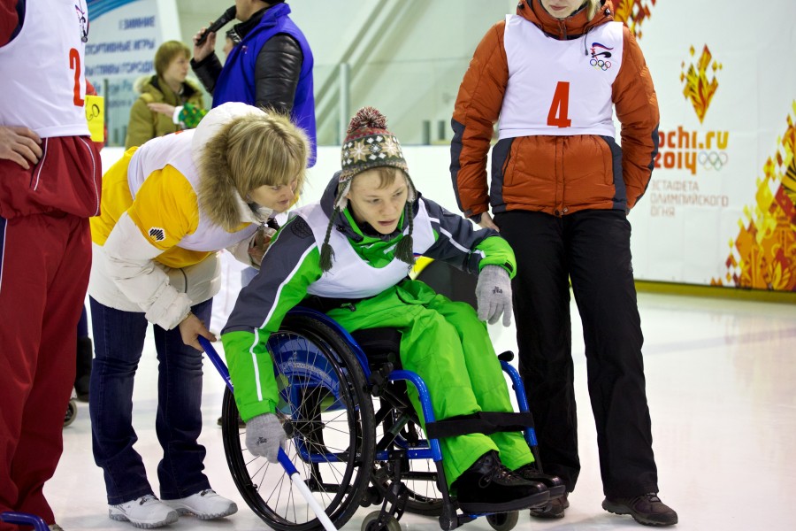 В Красноярске дети играют в керлинг. Сюжет телеканала НТВ