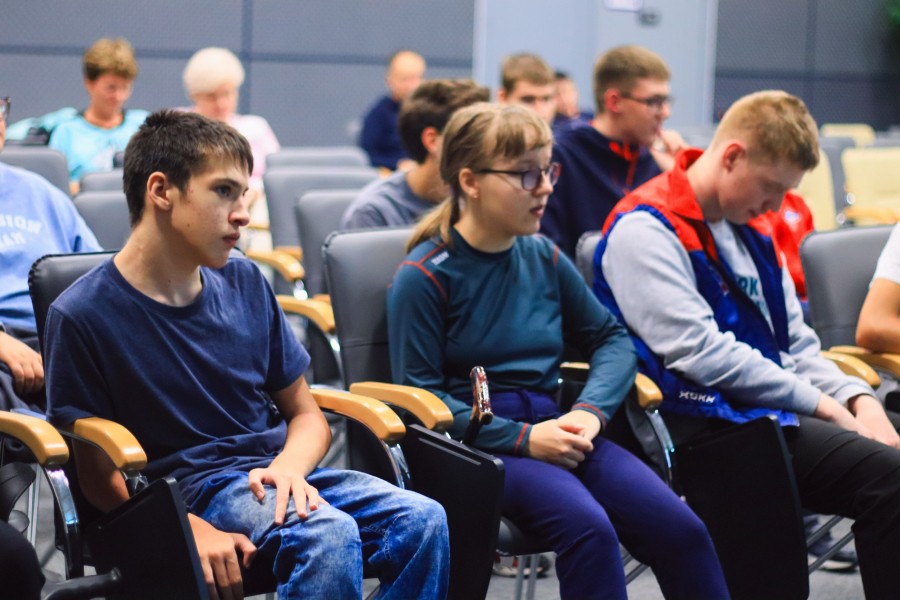 А как у вас проходит теории хоккея?