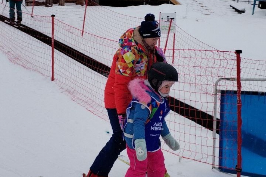 На диване не сидим, лучше гору покорим
