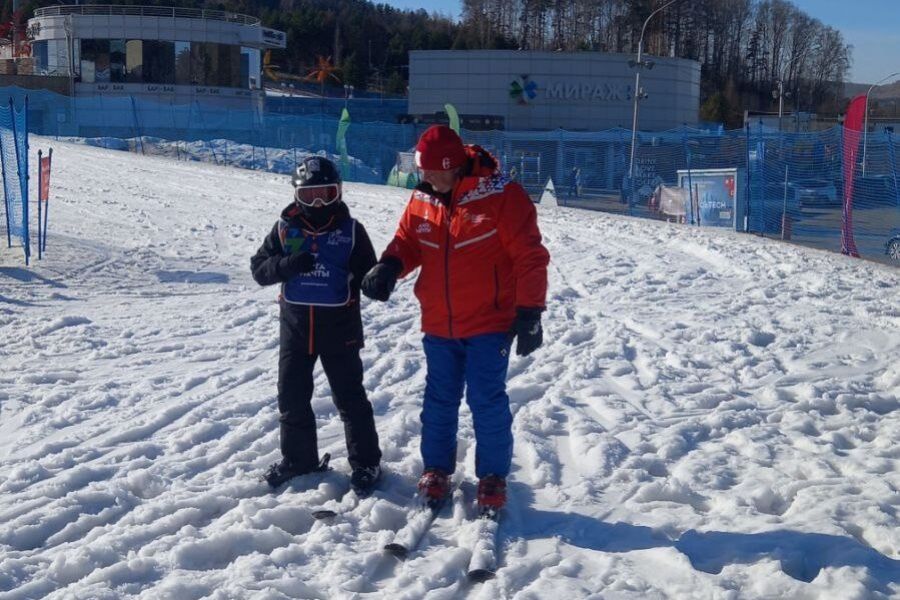Завершил горнолыжный сезон Нагуманов Рашид с тренером Дмитрием