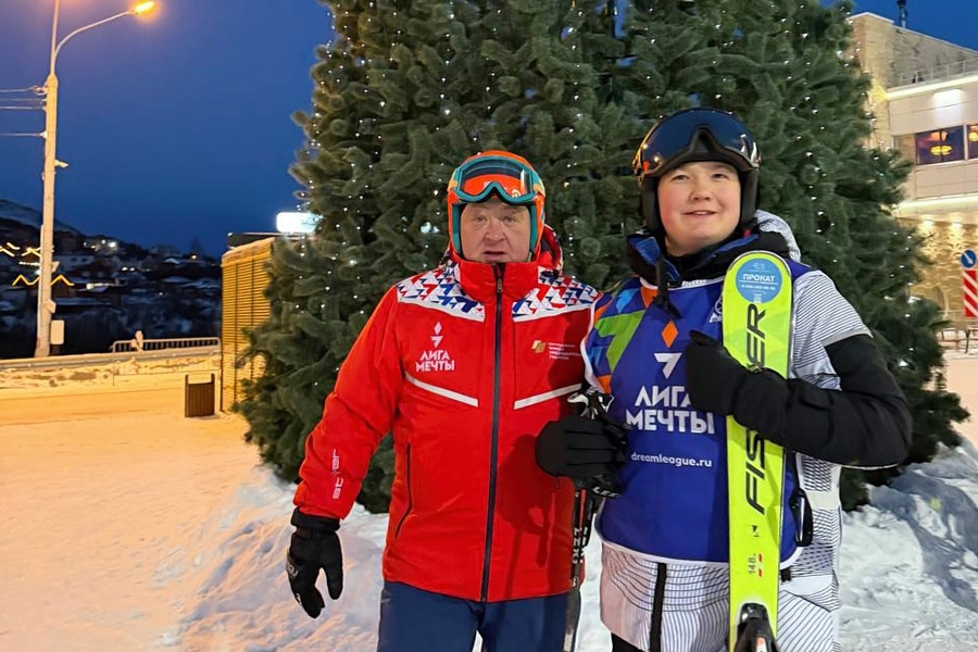 Роман первый день на склоне в этом сезоне!!!