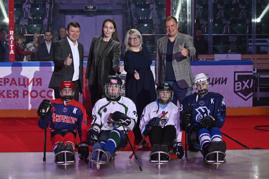 Сергей Еремин: Ребятишки с ограниченными возможностями сыграли в хоккей