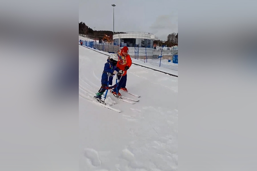 Снег на спуске не помеха,Кравченко Артём с лучшим тренером Дмитрием!