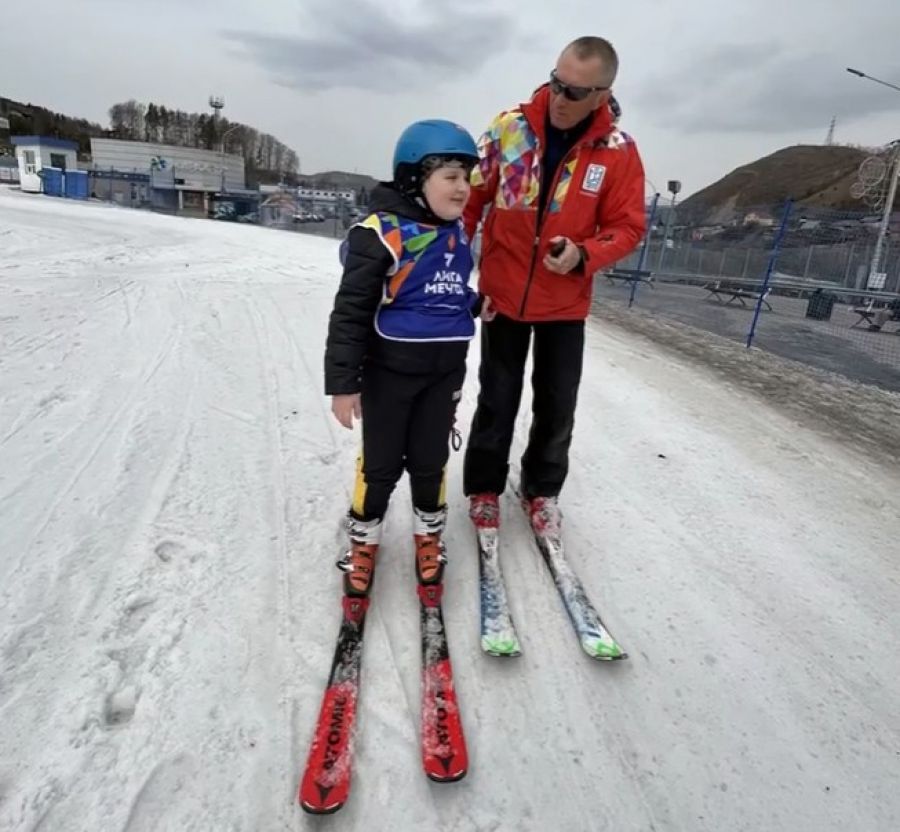 Продолжаем знакомить вас с конкурсными видео о наших горнолыжниках!