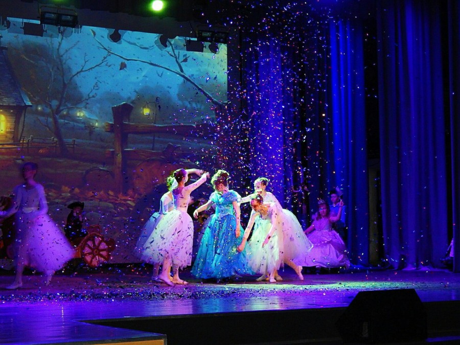 Помогать просто. &laquo;Золушка&raquo; для школьников города