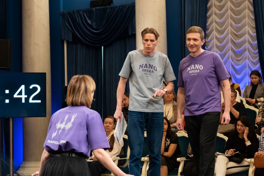 Нано-опера. Следим за событиями