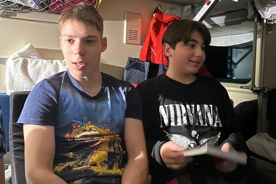 Наши уже в поезде и мчат в Нижний Новгород