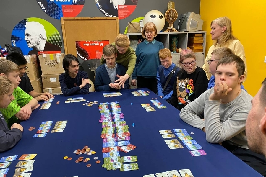 Недавно собирались крутой компанией за настолками!