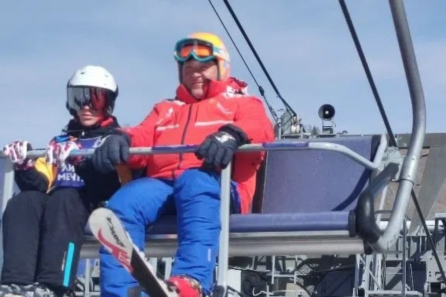 Внизу уже травка зел&euml;ная пробивается..