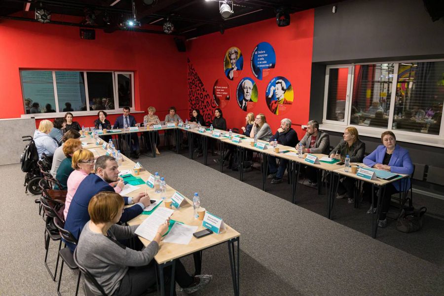 &laquo;Главное &mdash; не проходить мимо&raquo;: в Красноярске провели четвертый социальный фестиваль &laquo;Город равных: строим вместе!&raquo;