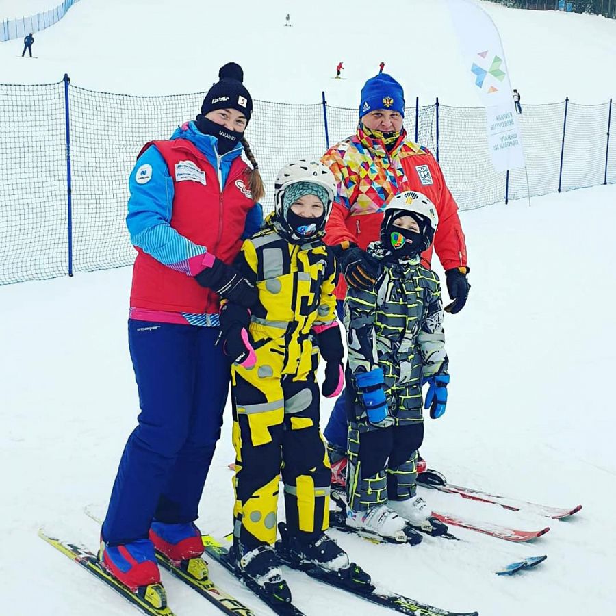 Егор и Настя Ларины