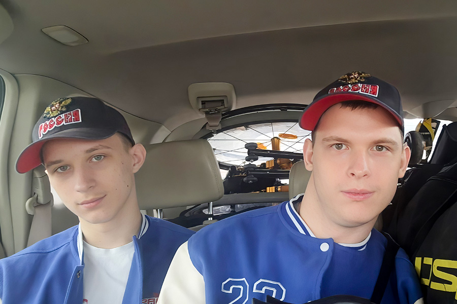 Наши уже в порту и готовятся на взлет