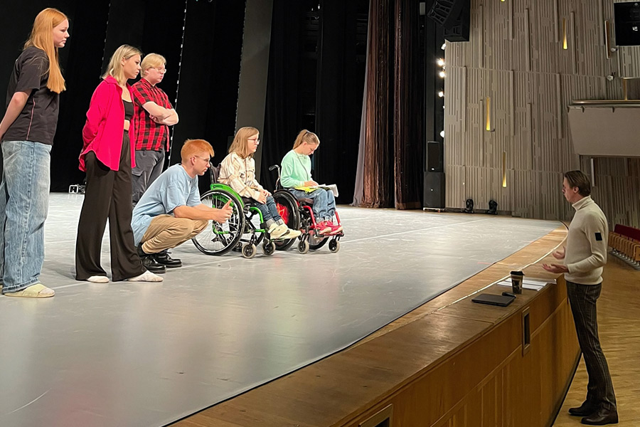 Единый механизм: важность командной работы на сцене