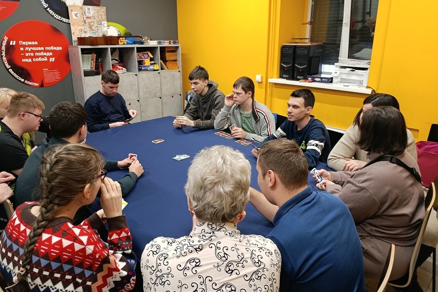 УНО-баттл: важна стратегия!